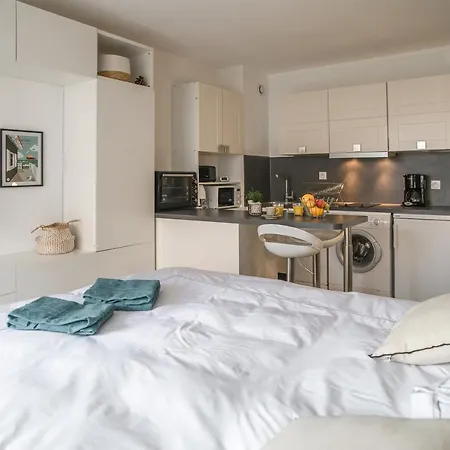 La Pomponnette Du Bassin *