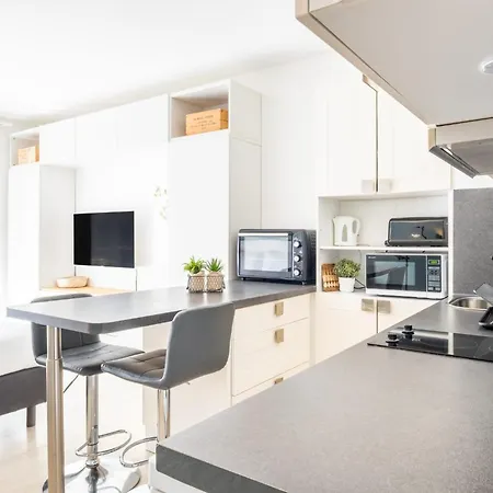 La Pomponnette Du Bassin