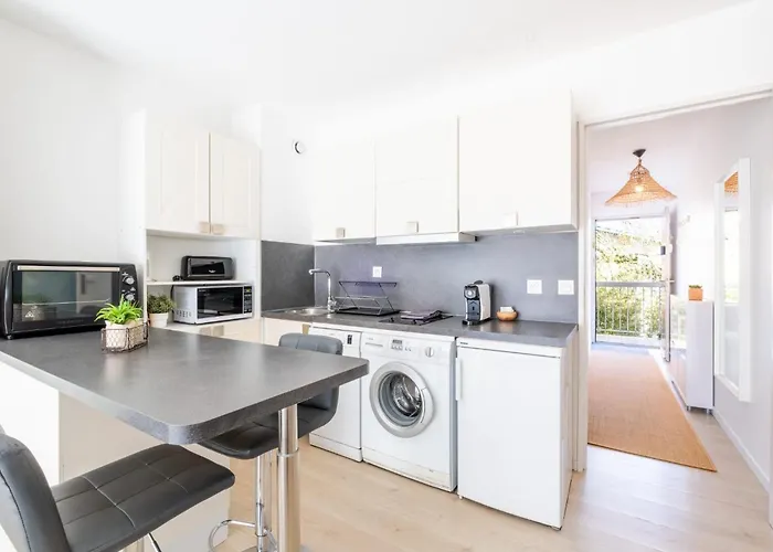 La Pomponnette Du Bassin