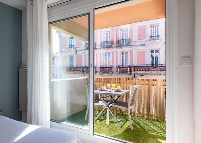 La Pomponnette Du Bassin